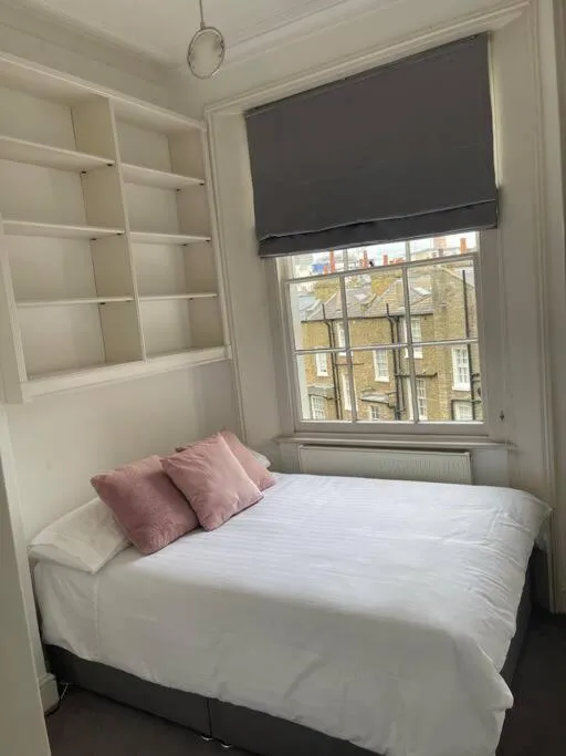Image 3 of Stunning Grand 2 bed, 2 bath apartment,