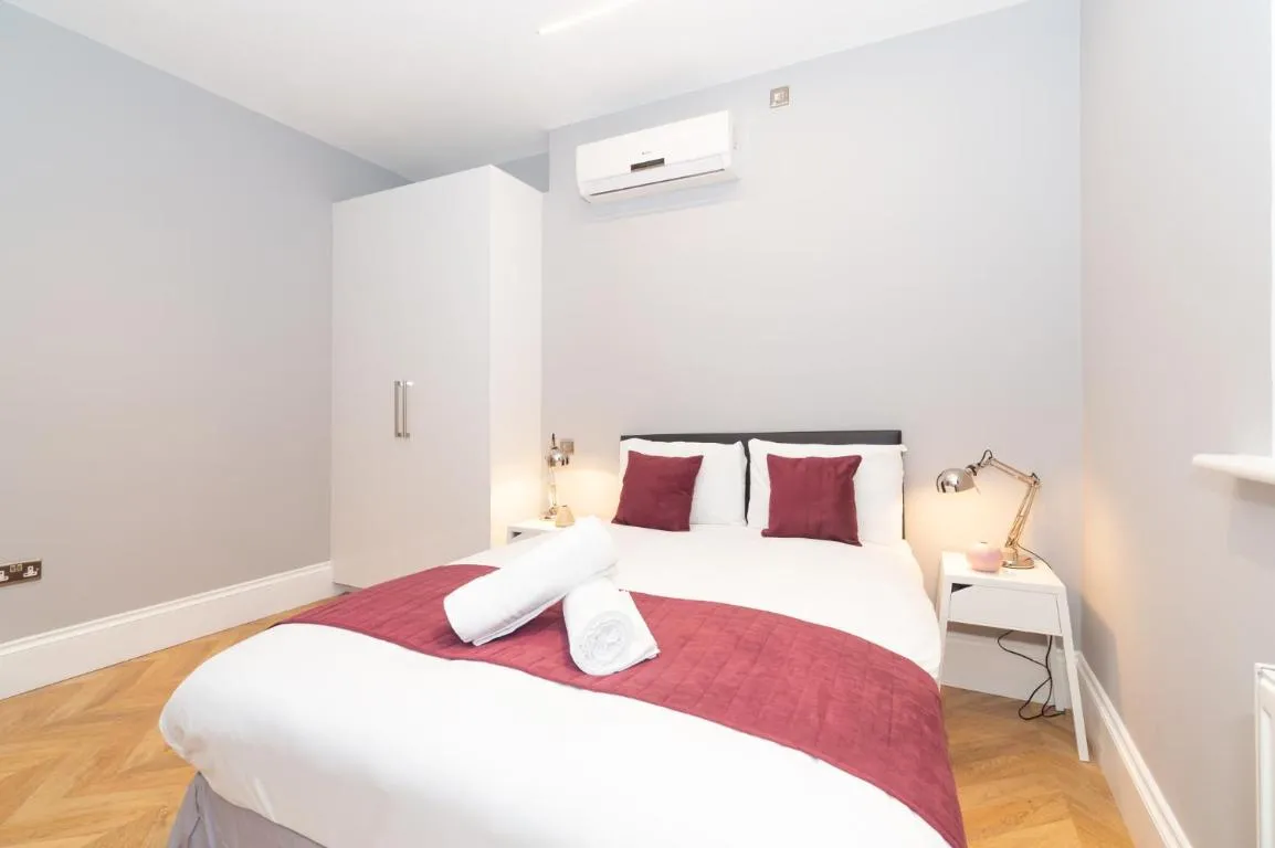 Image of Stunning Hyde Park Apartments