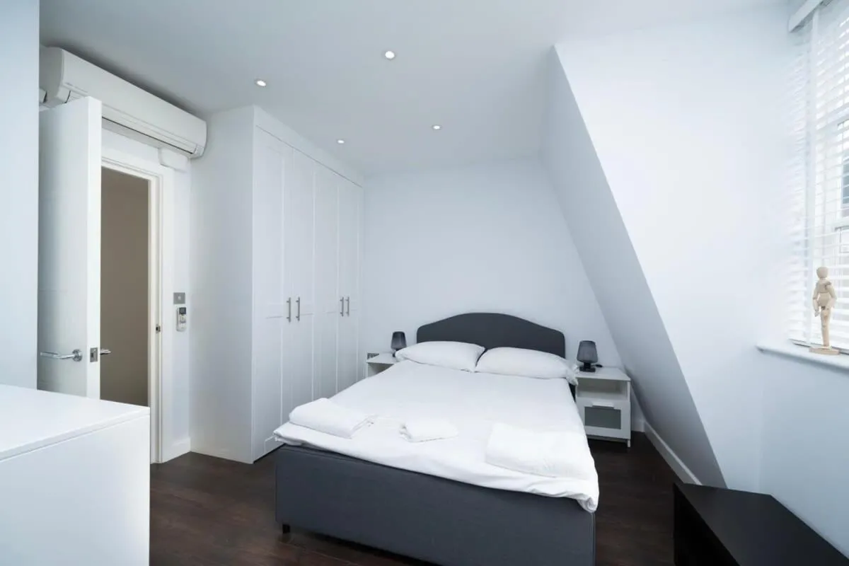 Image 1 of Stylish 3BR Flat in the Heart of Soho London