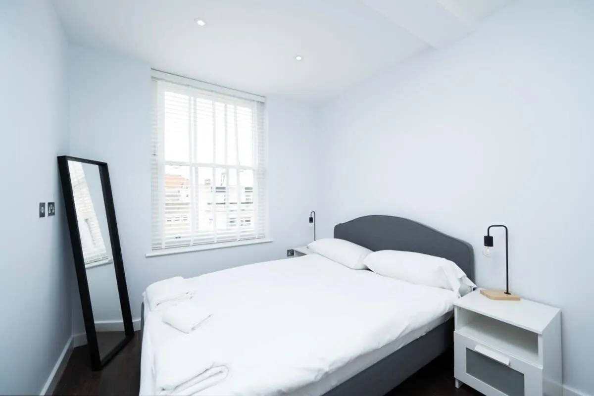 Image 5 of Stylish 3BR Flat in the Heart of Soho London