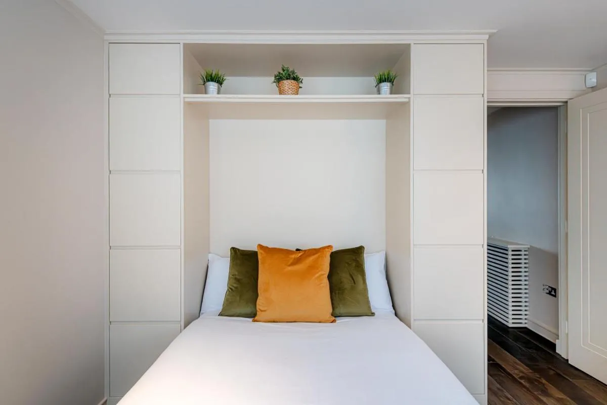 Image 5 of Stylish 3BR House in Belgravia
