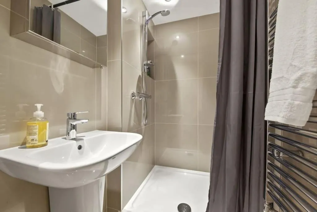 Image 6 of Stylish Apartment in Euston and near Camden with Private Roof Terrace
