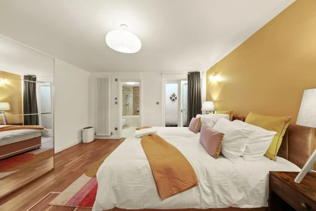 Image 5 of Stylish Apartment in Euston and near Camden with Private Roof Terrace