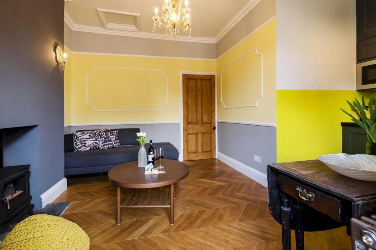 Image 3 of Stylish Hyde Park Gem