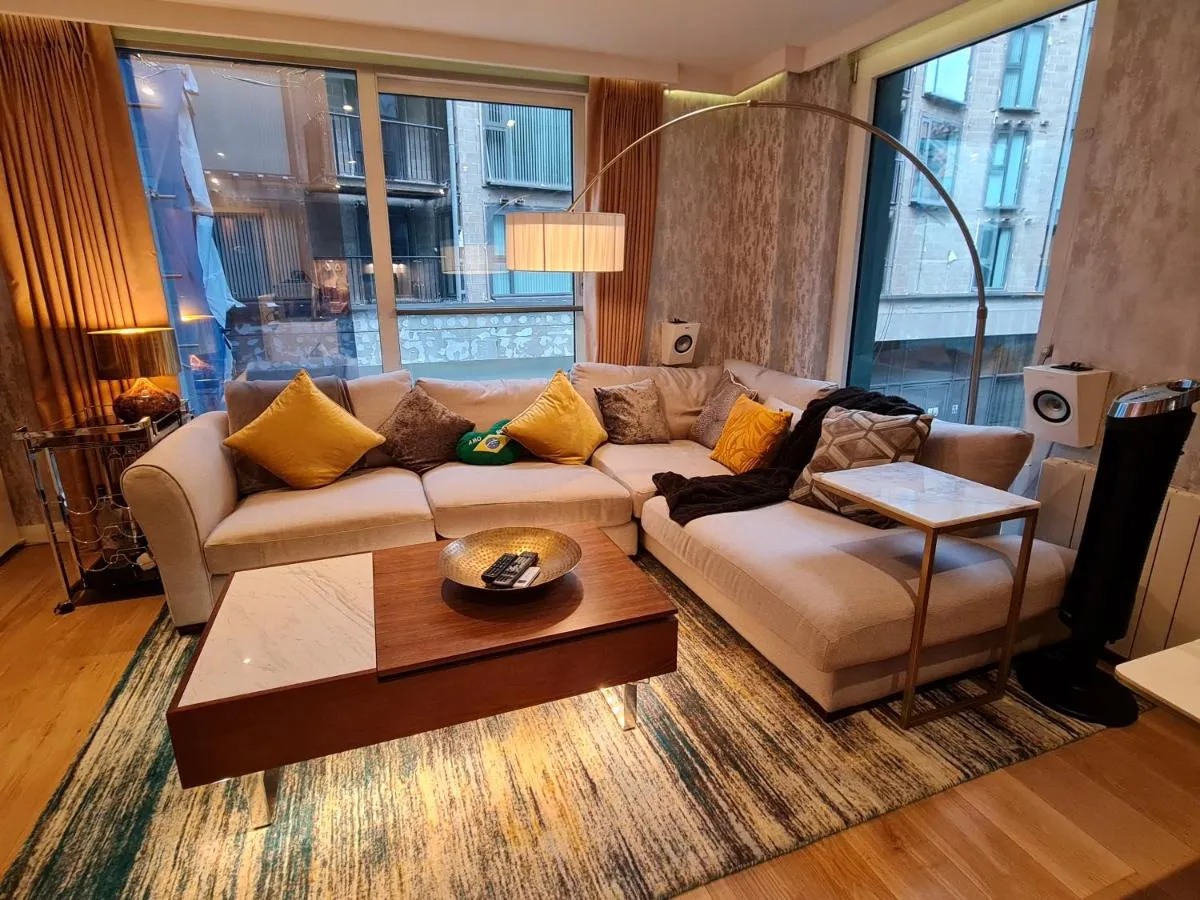 Image 5 of Stylish and Modern 1 Bedroom Apartment in Farringdon