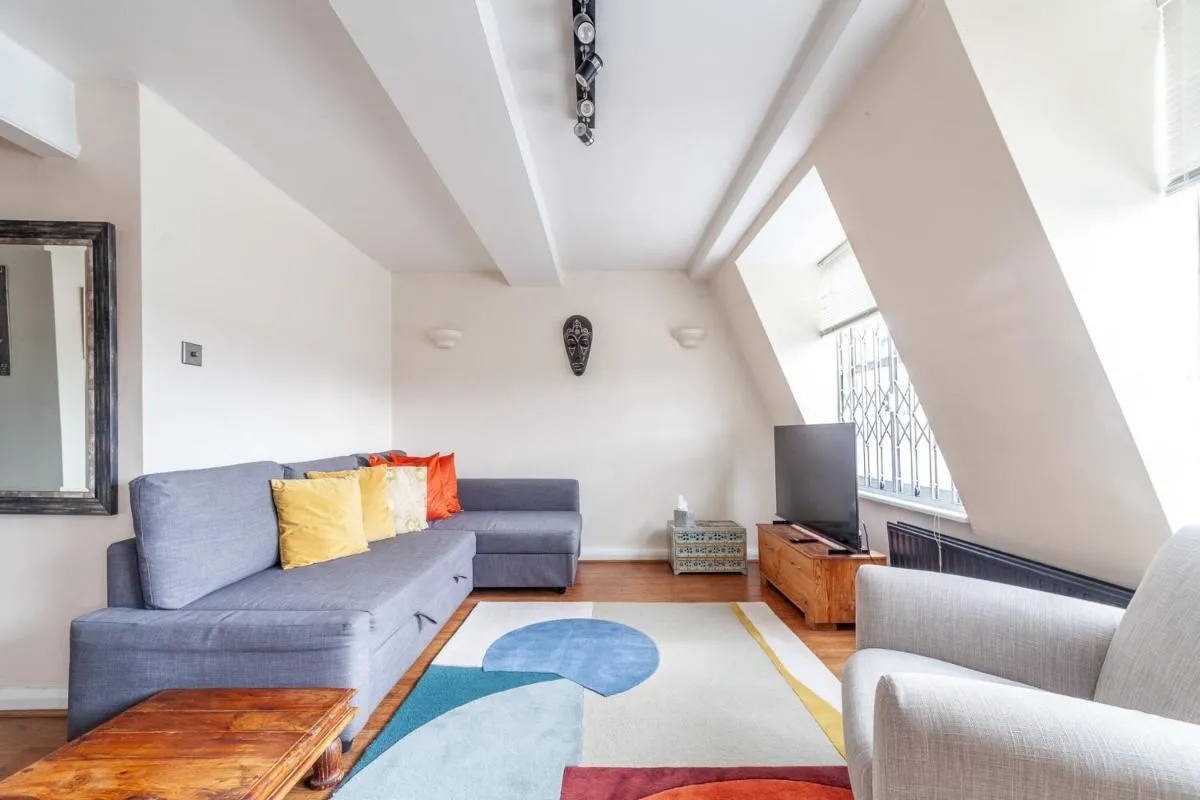 Image 1 of Stylish and Sleek Kensington Apartment
