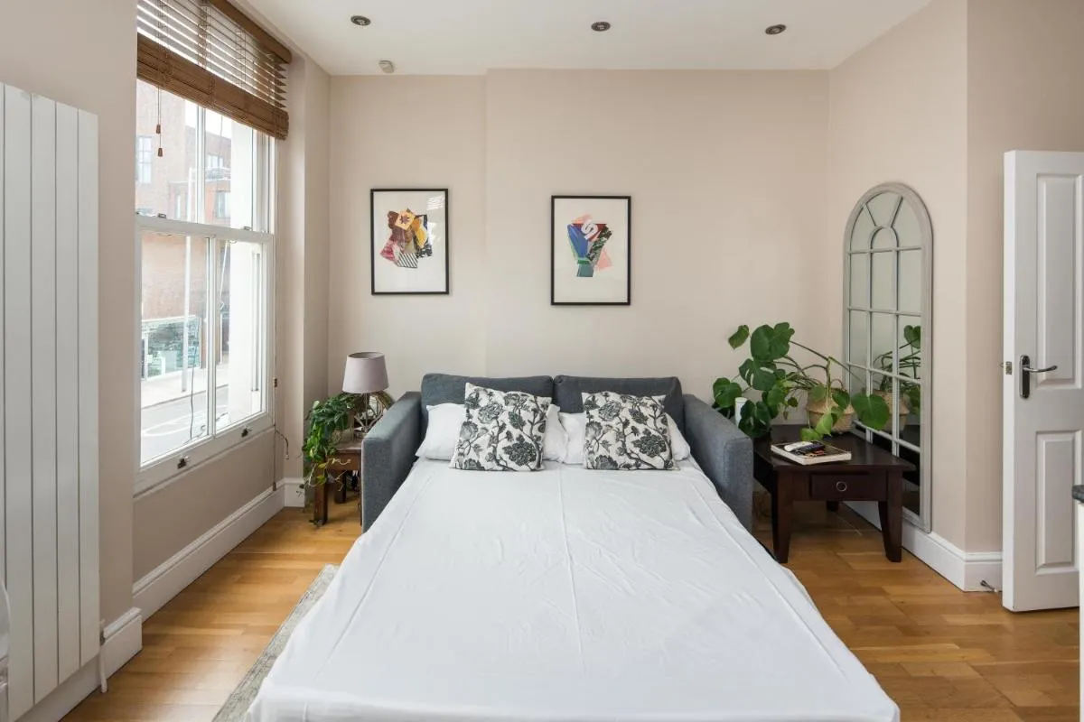 Image 1 of Stylish apartment on the Kings Road