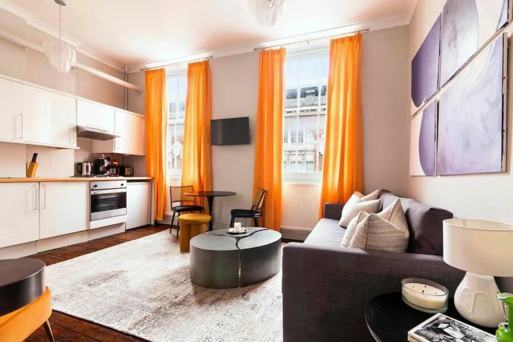 Image 3 of Stylish central London flat
