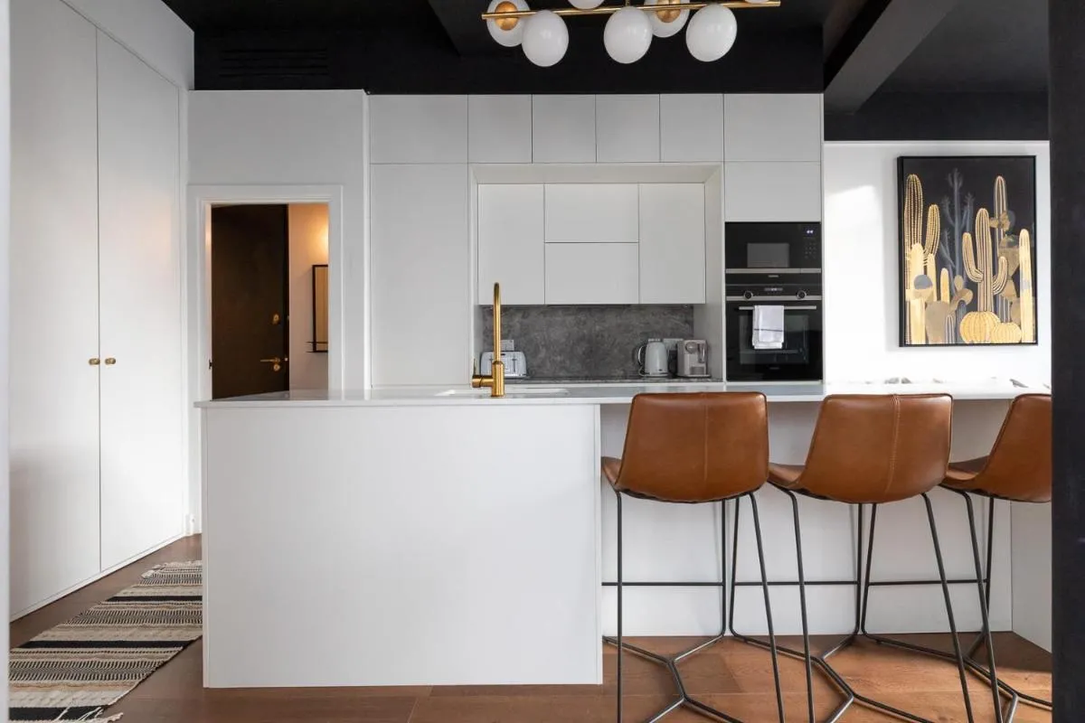 Image 3 of Superb 1 Bedroom Apartment Holborn London