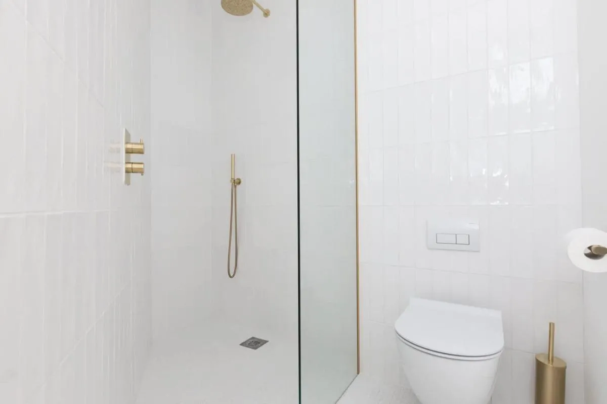 Image 6 of Superb 1 Bedroom Apartment Holborn London