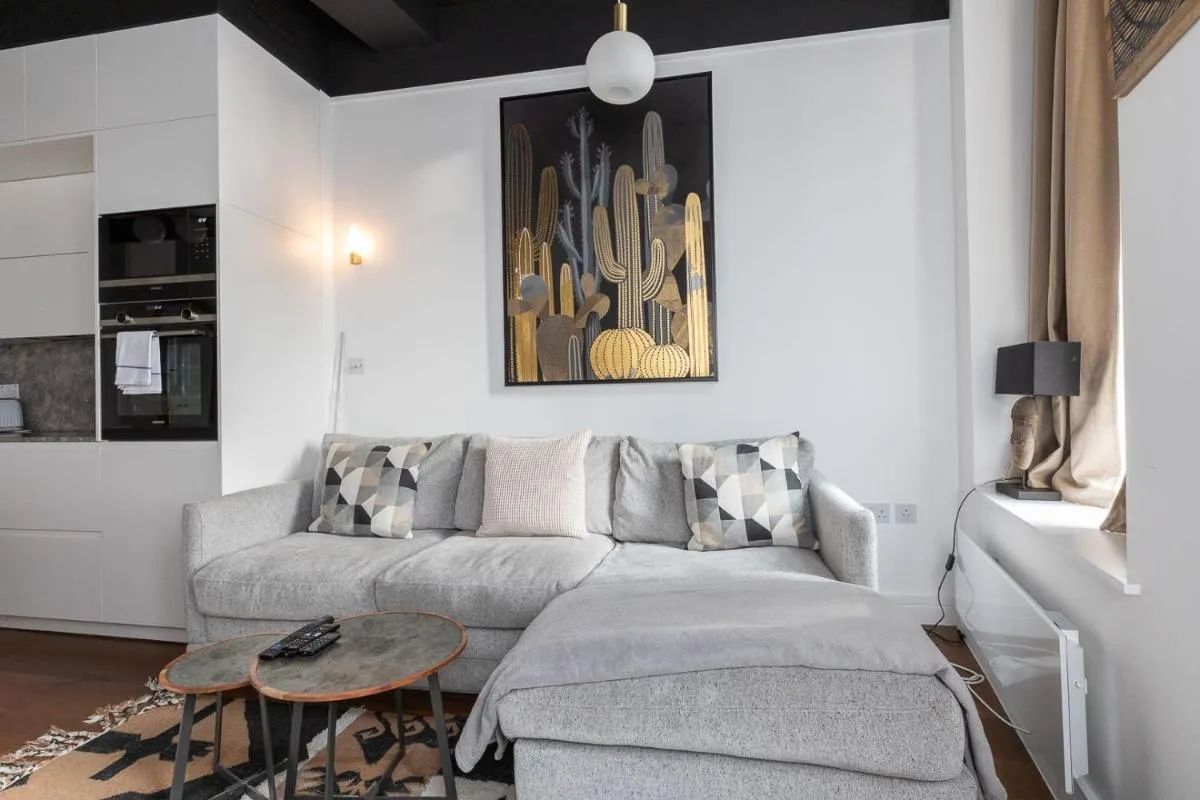 Image 1 of Superb 1 Bedroom Apartment Holborn London