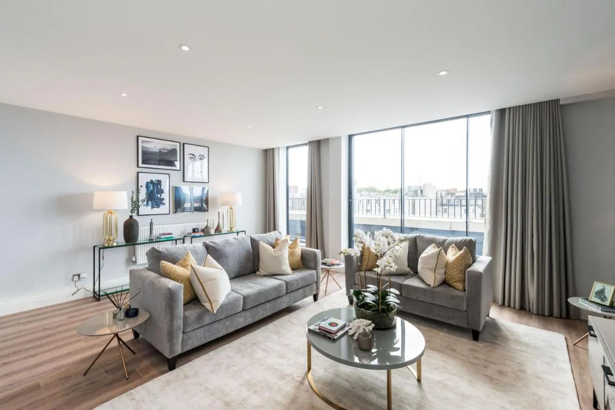 Image 1 of The Carlyle – Stunning Serviced Apartments
