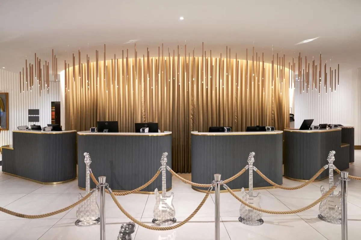 Image 4 of The Cumberland, London