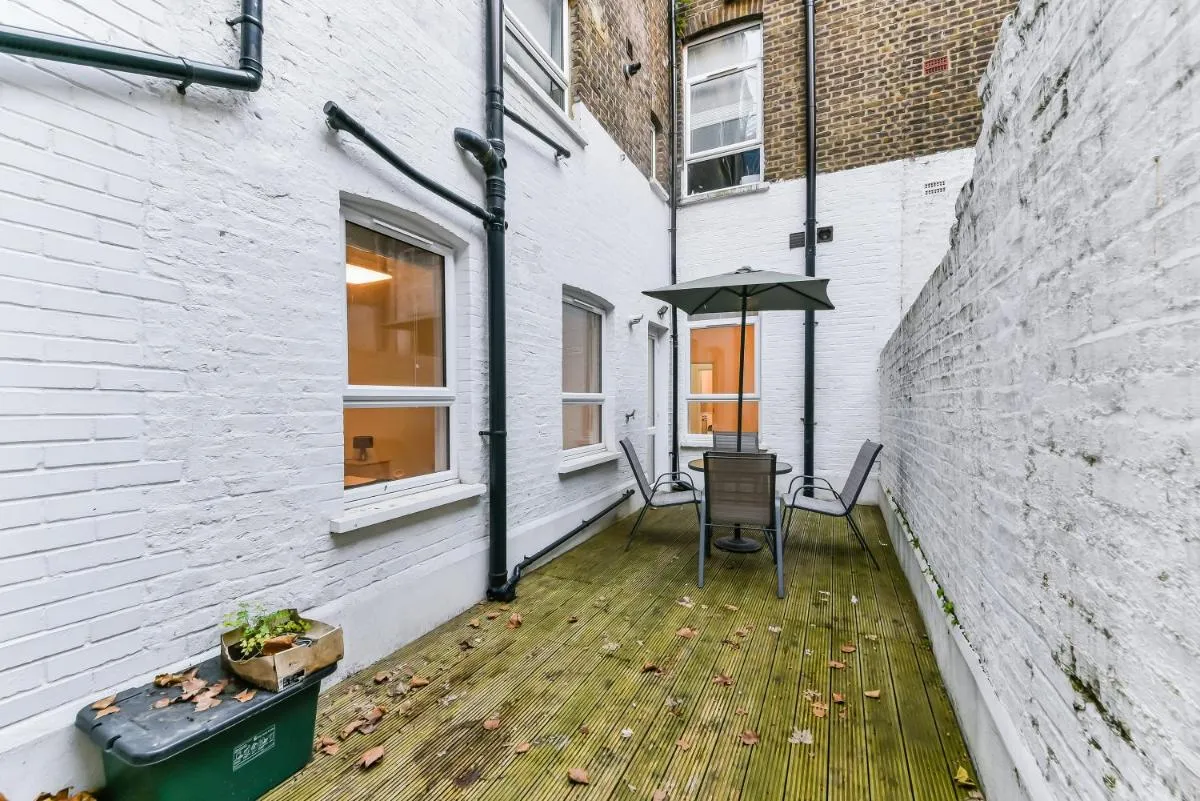 Image 4 of The Farringdon