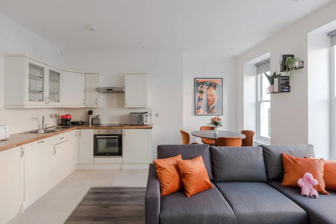 Image of The Flirty Chambers – Fitzrovia – By Frankie Says