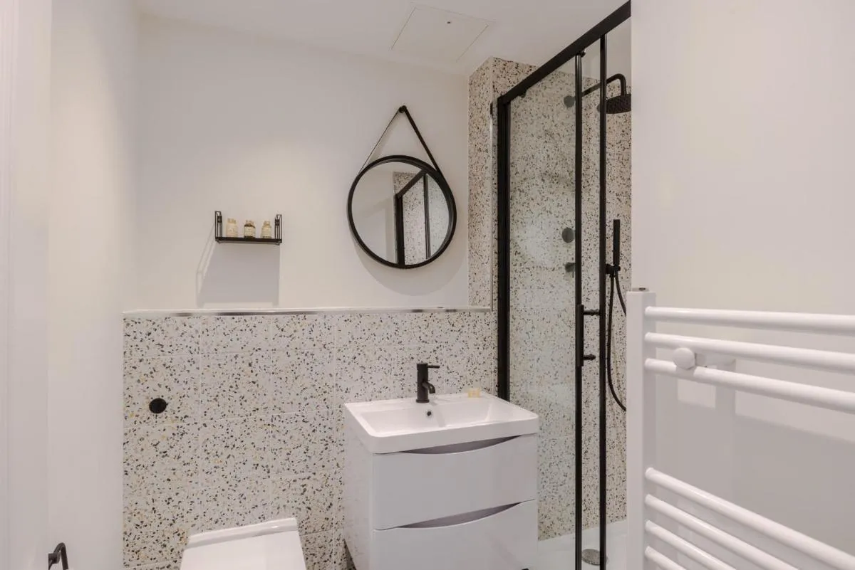 Image 2 of The Flirty Chambers – Fitzrovia – By Frankie Says