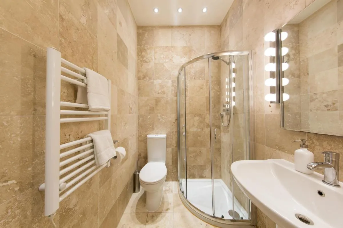 Image 6 of The Hammock Lodge, Holborn, by the Design Traveller