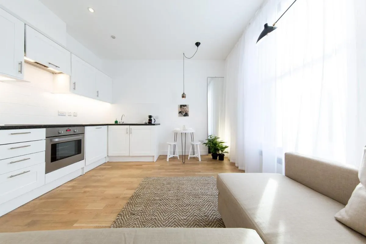 Image 2 of The Hammock Lodge, Holborn, by the Design Traveller