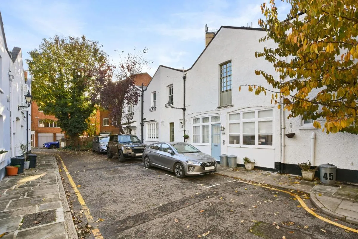 Image 5 of The Mews Apartment In Kensington
