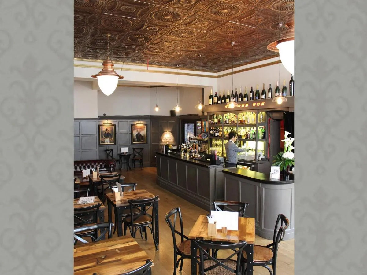 Image 2 of The One Tun Pub & Rooms