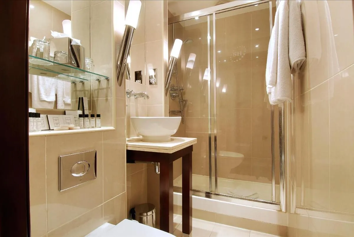 Image 2 of The Premier Notting Hill