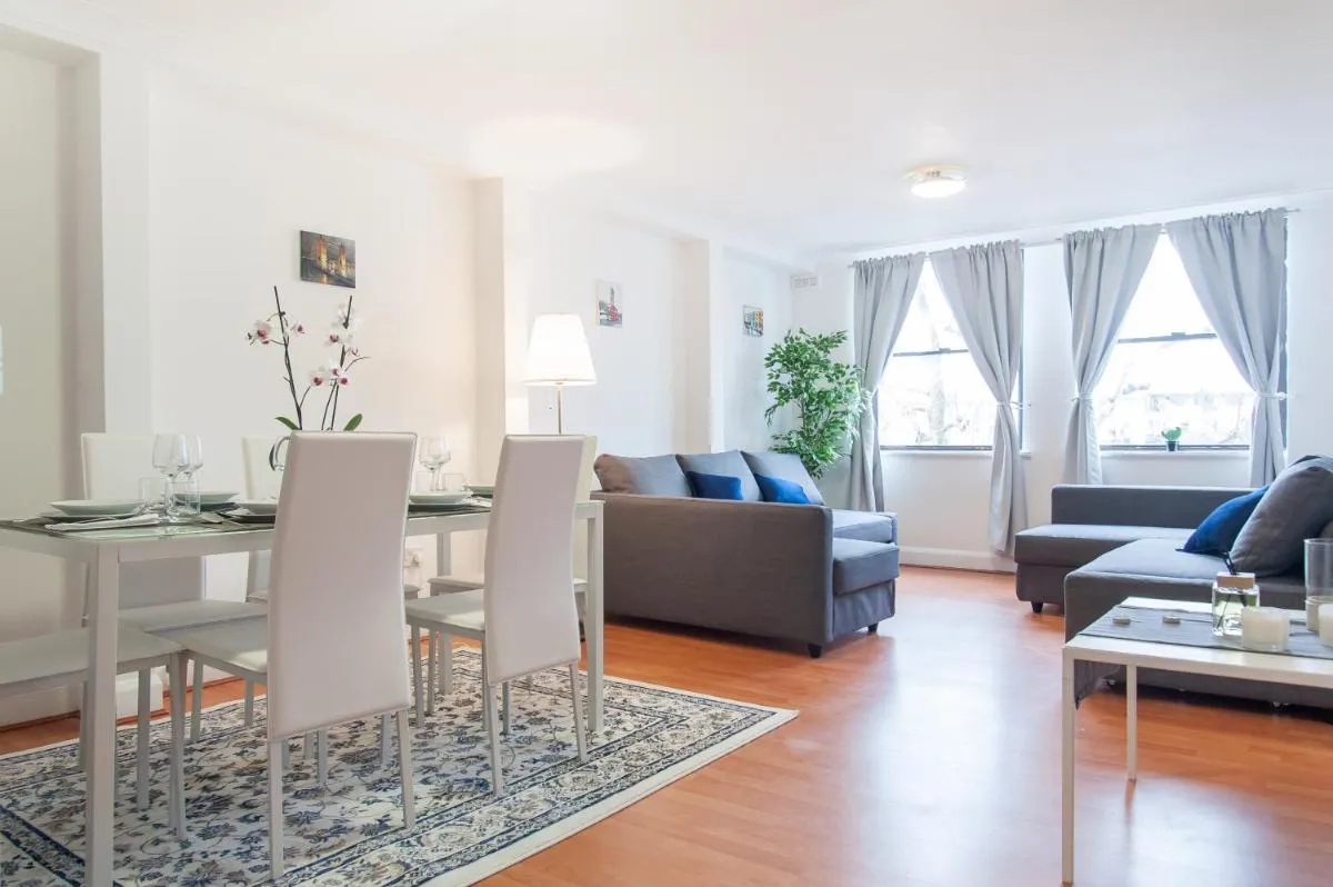 Image 2 of The Queensborough Apartments by Hyde Park