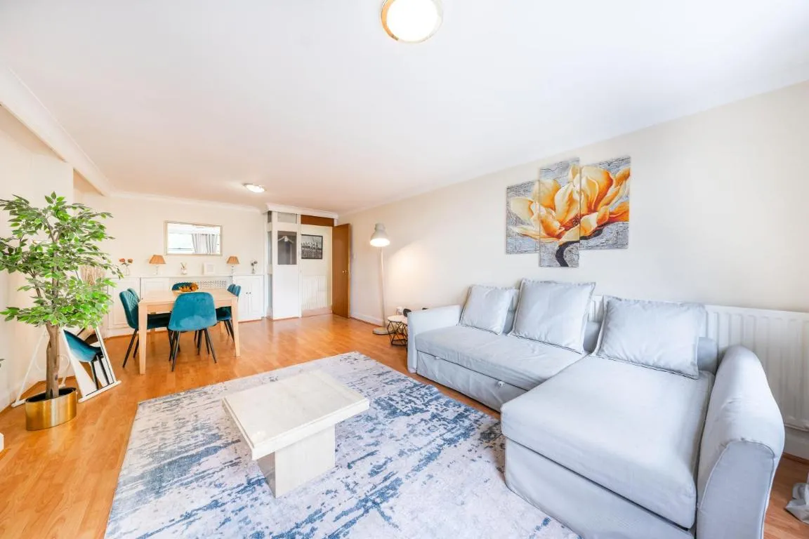 Image of The Queensborough Apartments by Hyde Park