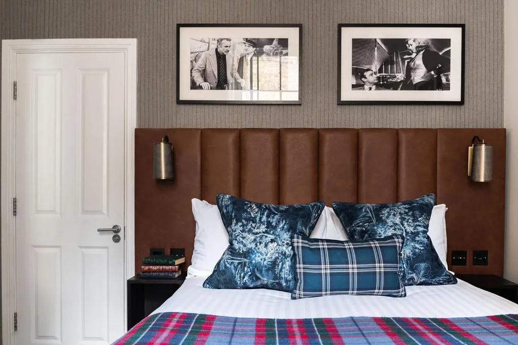Image 2 of The Tophams Hotel