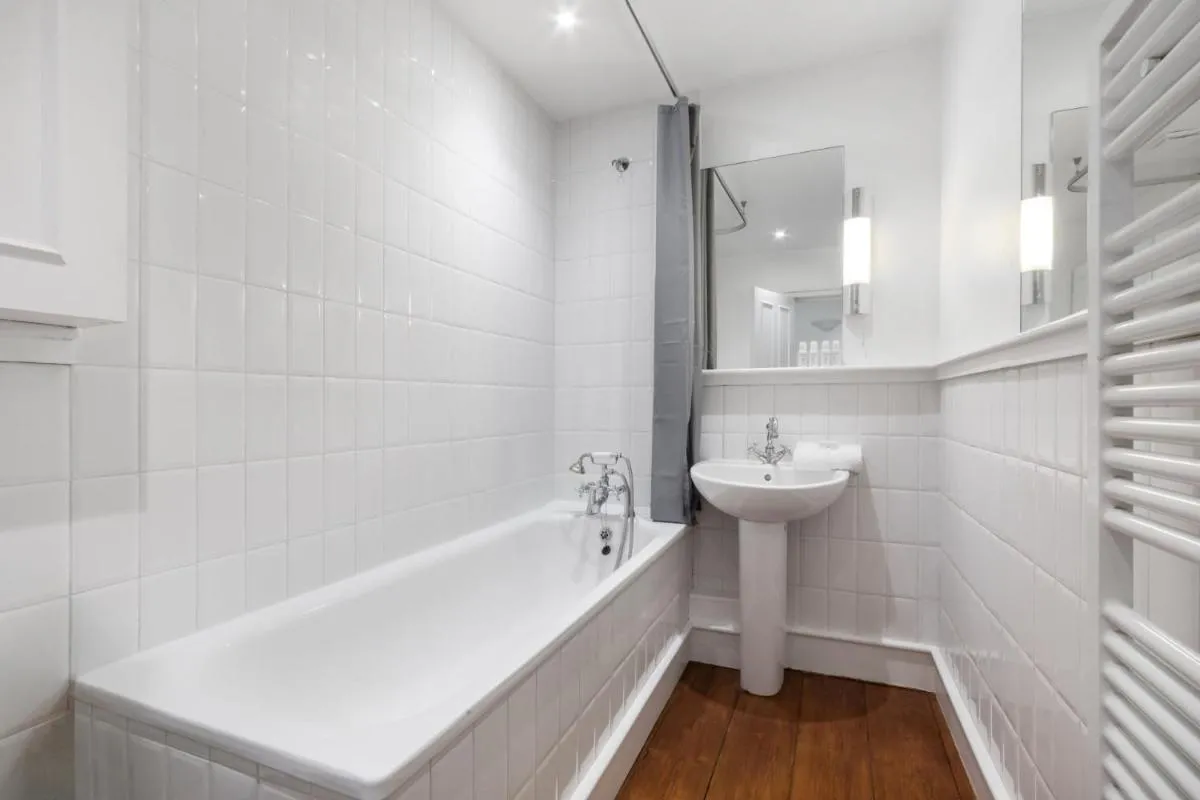Image 2 of The Upper House – Fitzrovia – by Frankie Says