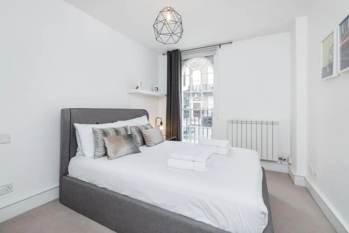 Image 1 of The Upper House – Fitzrovia – by Frankie Says
