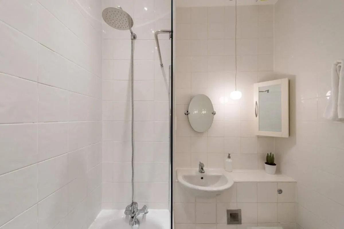 Image 4 of The William Wallace, by the Design Traveller