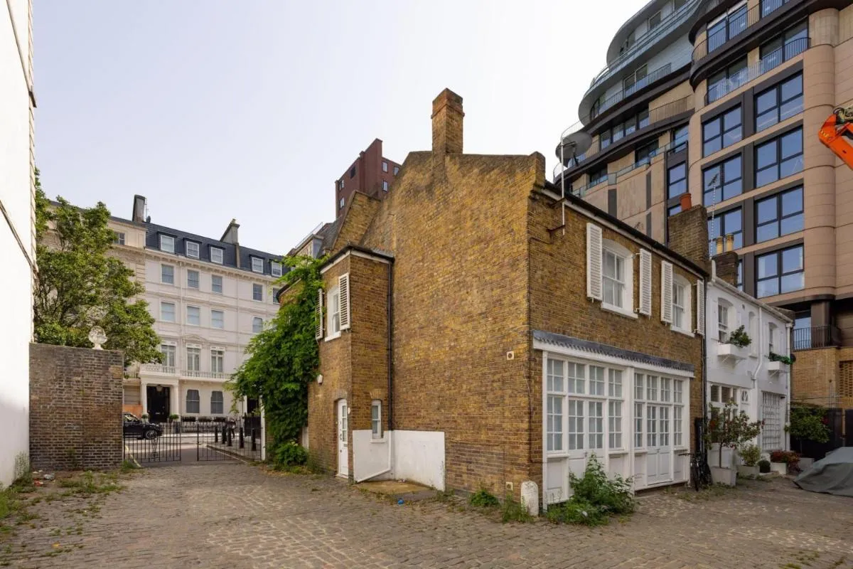Image 5 of Traditional Treasure – 3 Bedroom Home by Hyde Park