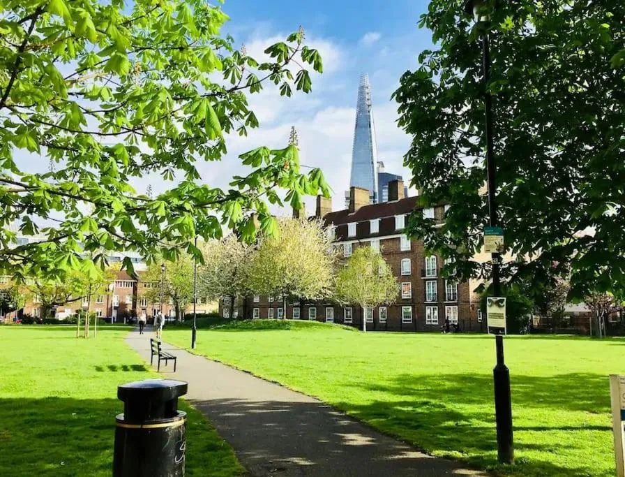 Image 5 of Tranquil 1BR in South Bank with onsite parking