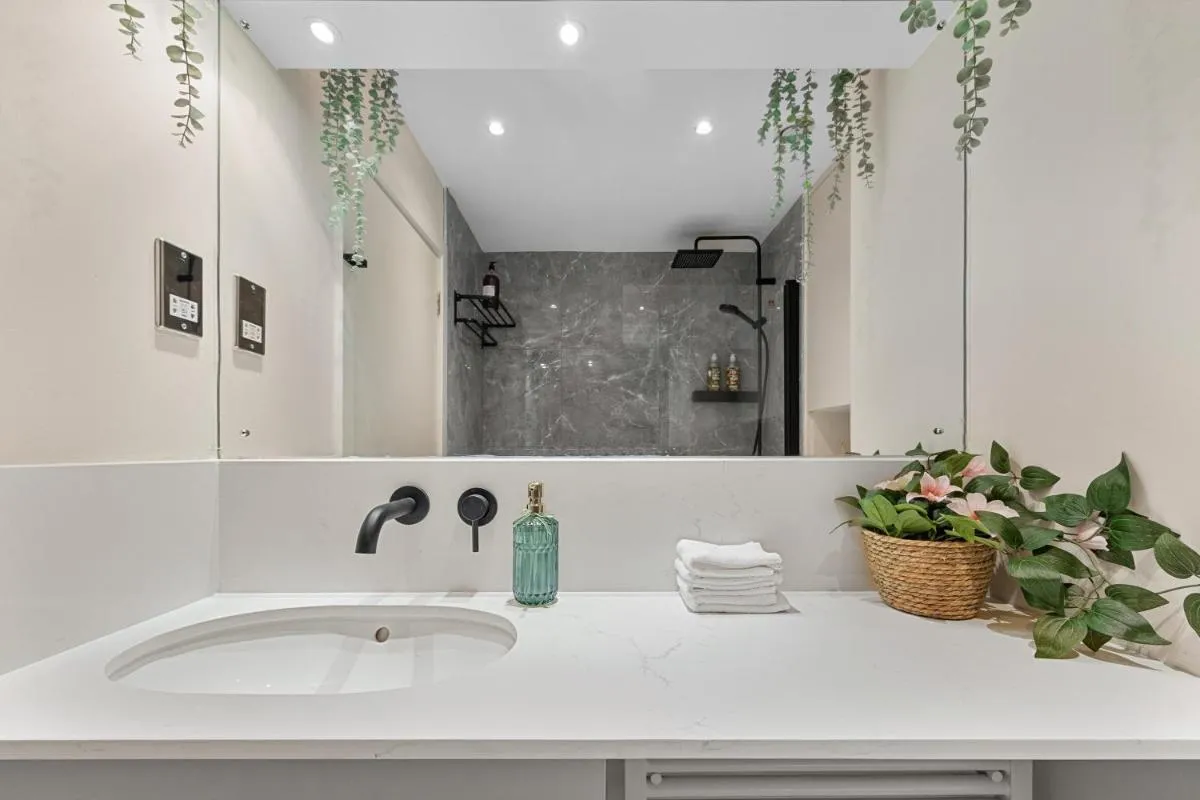 Image 2 of Tranquil 2 bedroom Apartment Close to St. Paul’s Cathedral