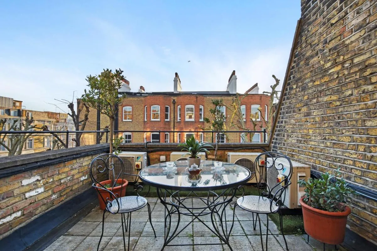 Image 4 of Twenty Nevern Square Hotel