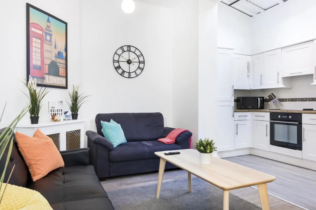 Image 3 of Two Bedroom Apartment in Central London with Large Terrace
