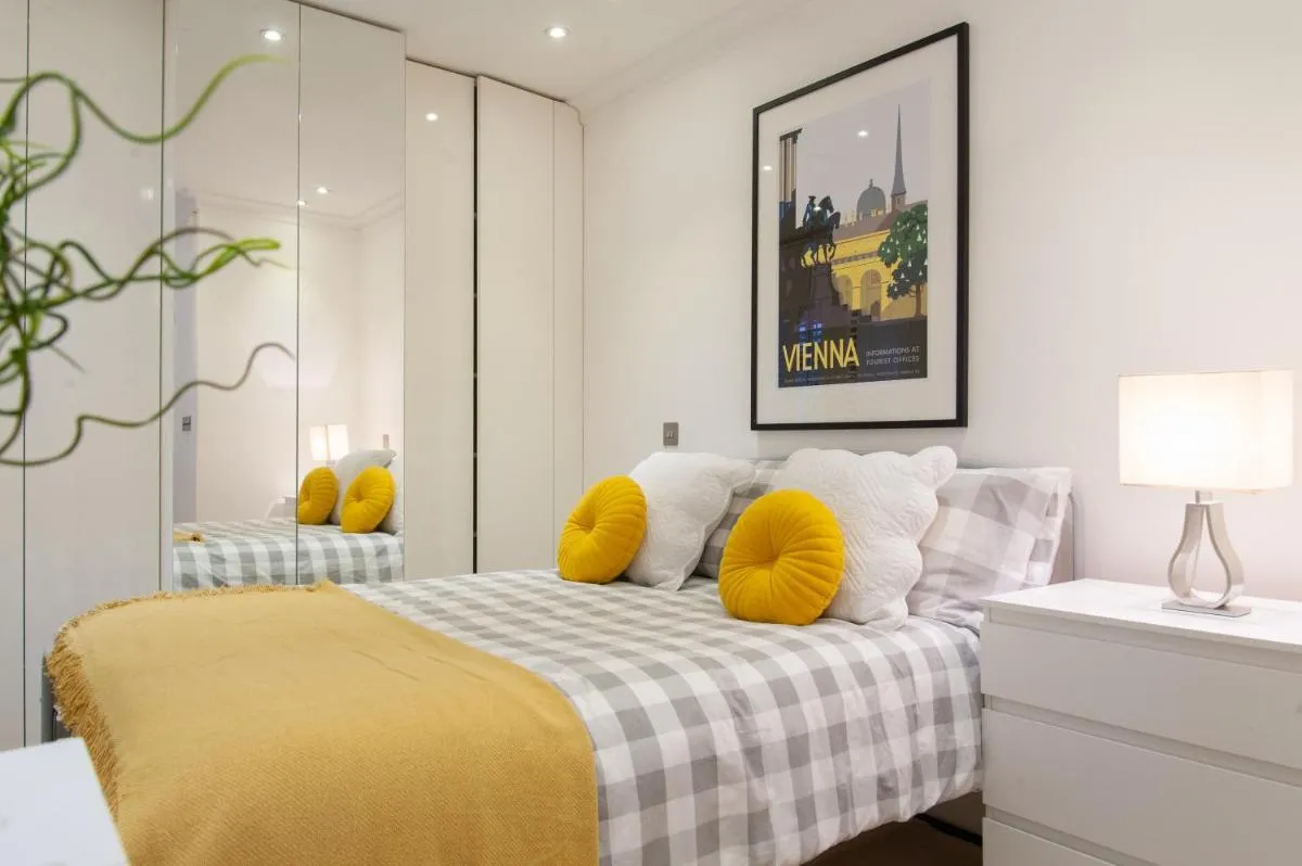 Image 1 of UNIQUE APARTMENT MARBLE ARCH