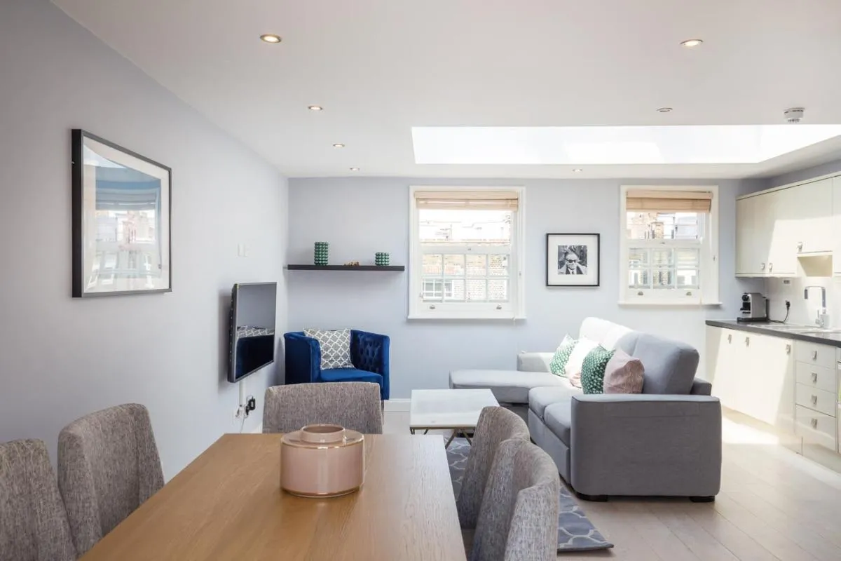 Image 5 of Urban Chic Covent Garden Retreat