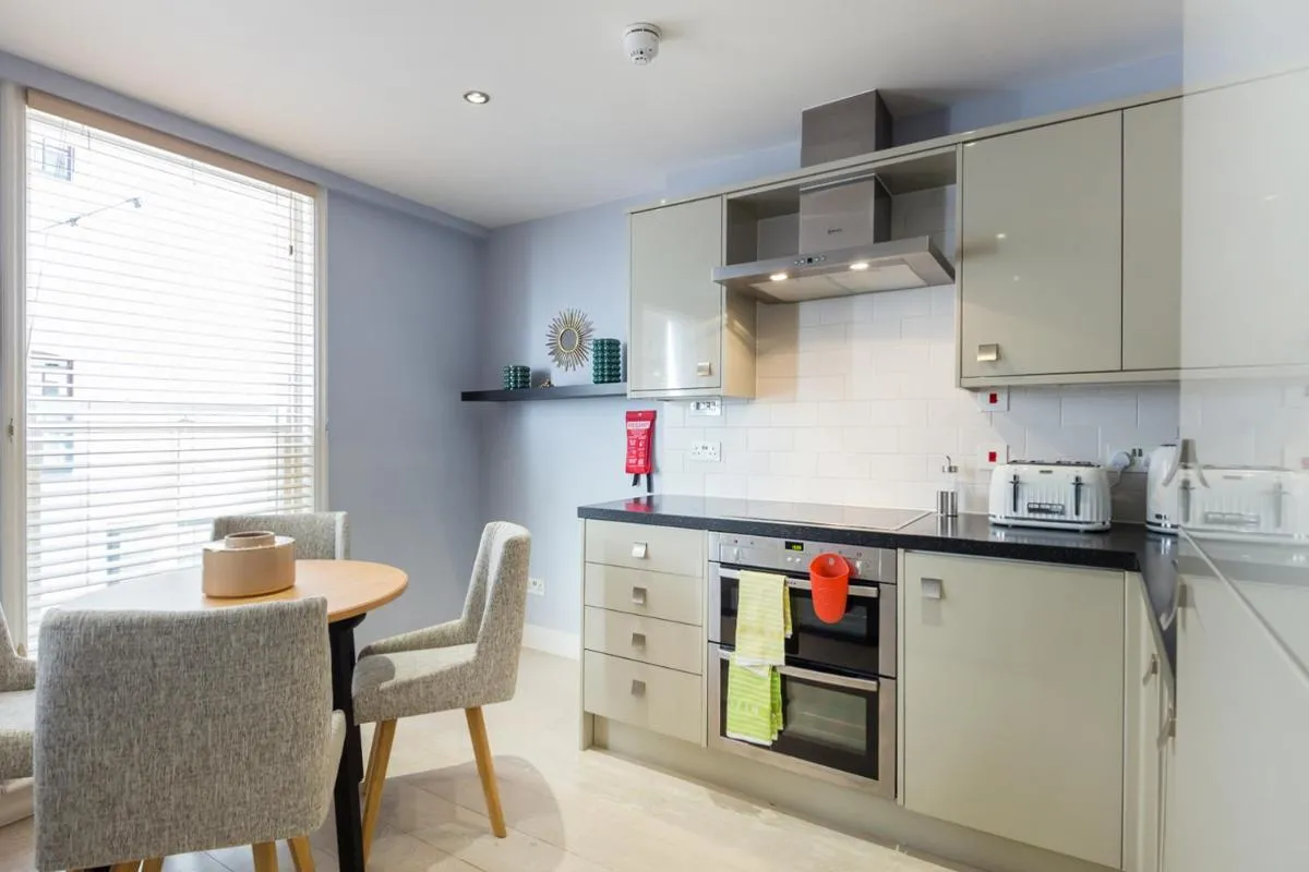 Image 3 of Urban Chic Covent Garden Retreat