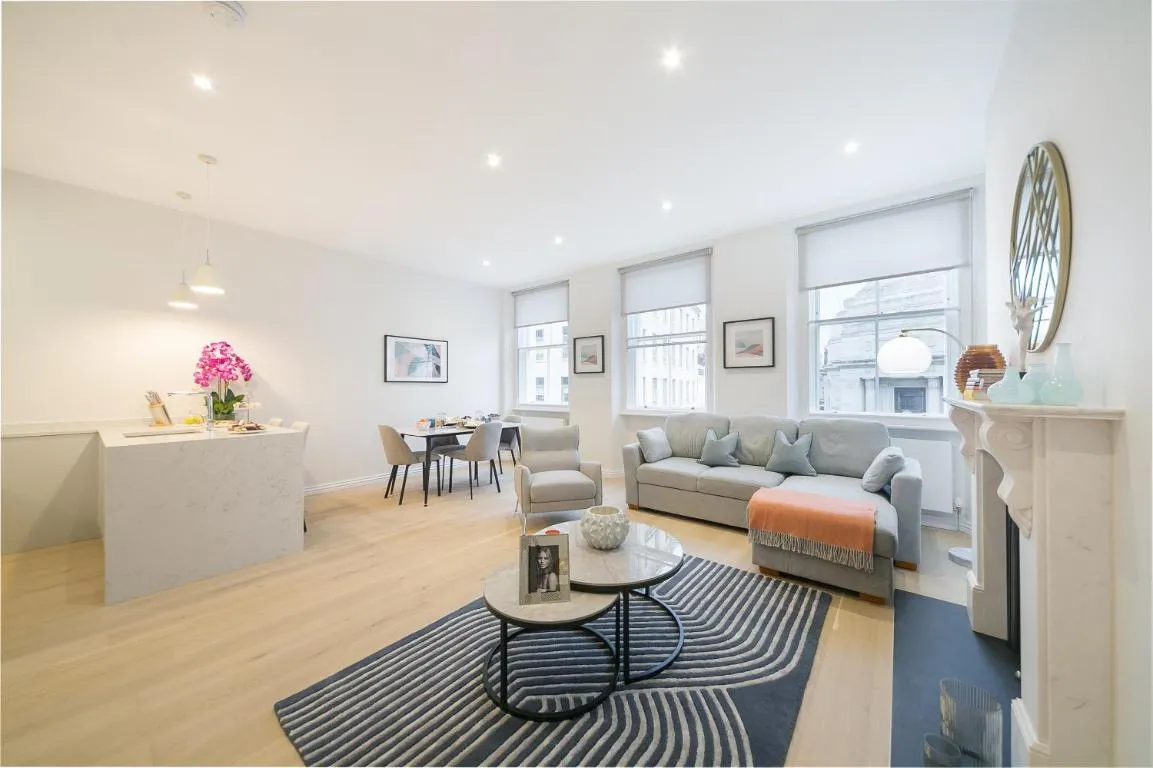 Image of Urban Chic – Drury
