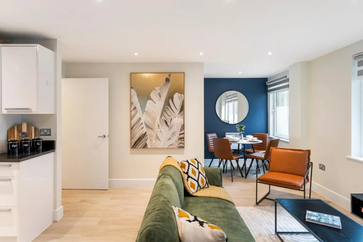 Image 3 of Urban Retreat in Southwark 1BR Gem for 3
