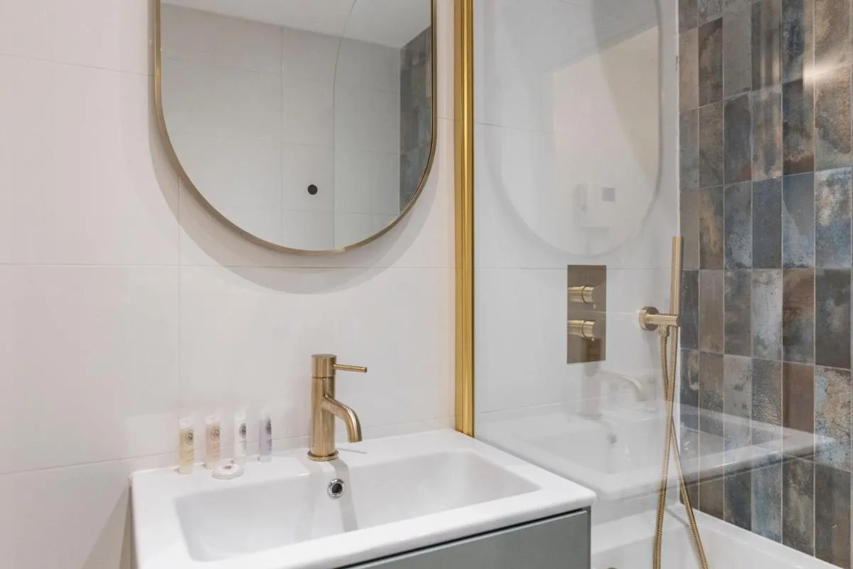 Image 6 of Urban Retreat in Southwark 1BR Gem for 3