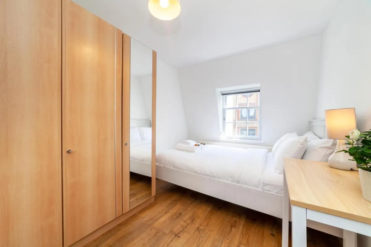 Image 1 of Vibrant 2BR Flat in the heart of Fitzrovia