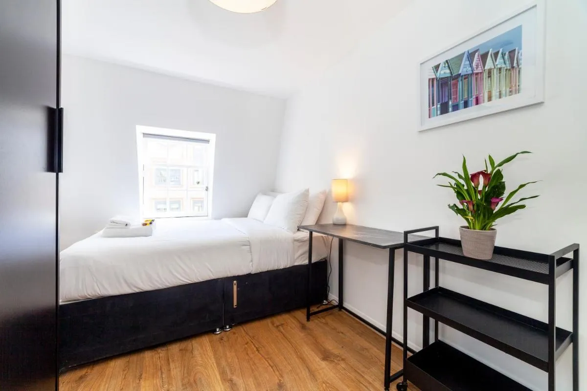 Image 6 of Vibrant 2BR Flat in the heart of Fitzrovia