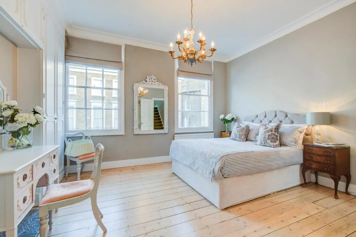 Image 2 of Victoria Belgravia Townhouse