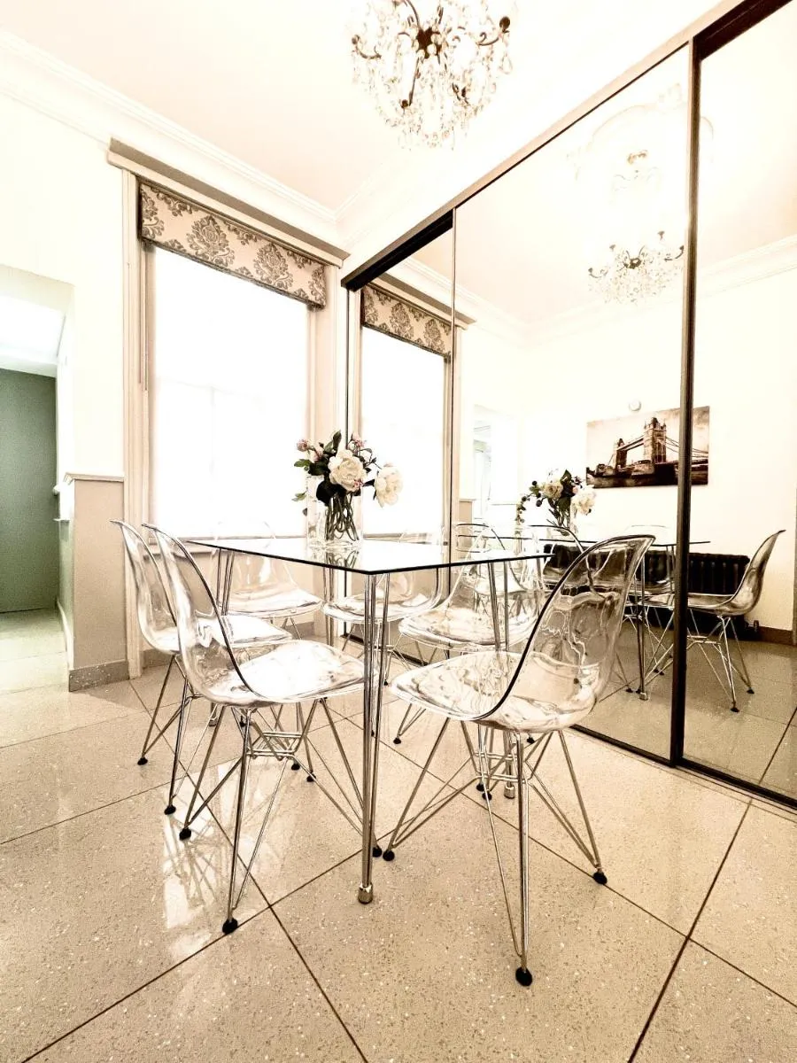 Image 3 of Victoria Belgravia Townhouse