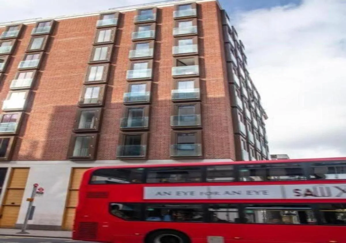 Image 5 of Westminster 1 bed apt with terrace