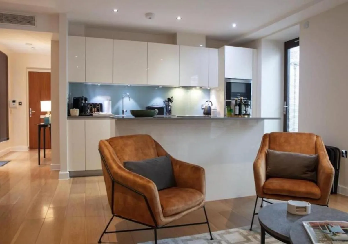 Image 3 of Westminster 1 bed apt with terrace