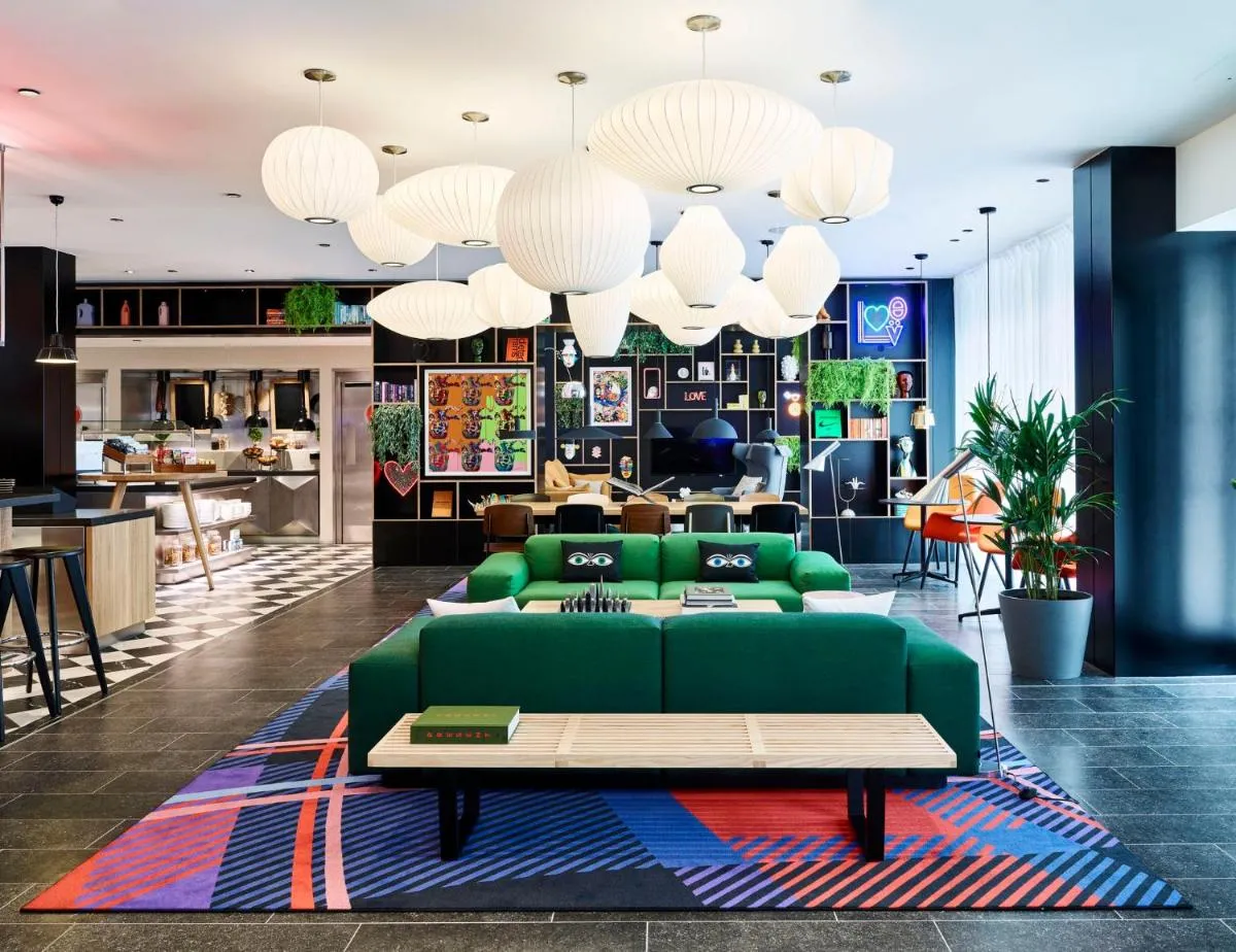 Image 4 of citizenM London Victoria Station