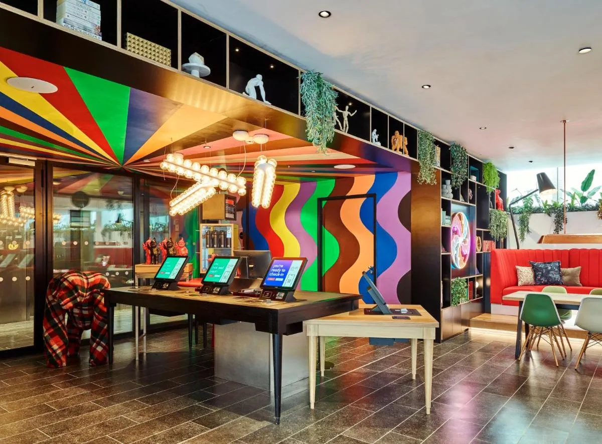 Image 2 of citizenM London Victoria Station